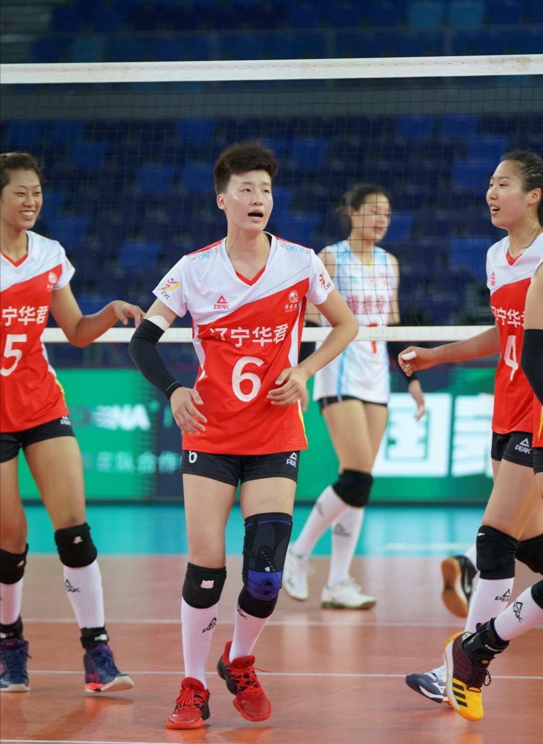 辽宁女排|上场机会几乎等于零，女排二传希望之星赛后难掩落寞神情