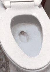 话晴空|为了活到99，大爷大妈们竟然“放生牛奶，矿泉水”