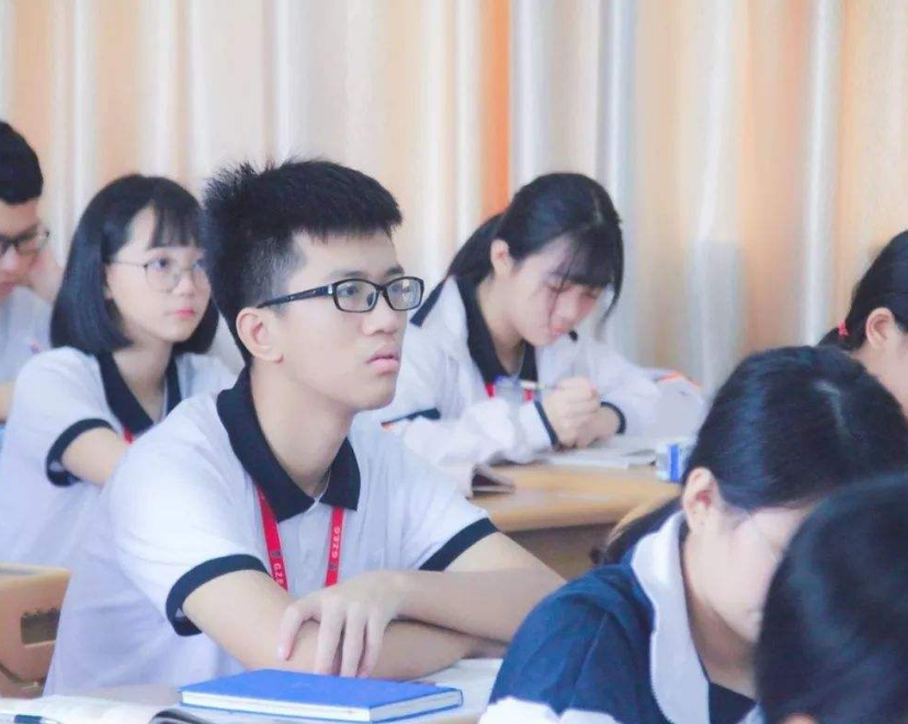 教育部|教育部宣布2个坏消息,学生欲哭无泪,家长:以后可能上不起学了