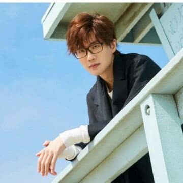 演唱会▲歌圈里唯一不混娱乐圈的男歌手，演唱会从不宣传，十分低调