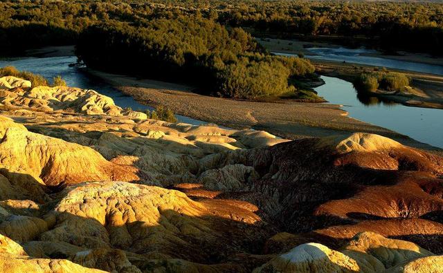 SpaceX|6年前新疆一男子勘探矿场，发现价值26亿夜明珠，后来卖了吗？