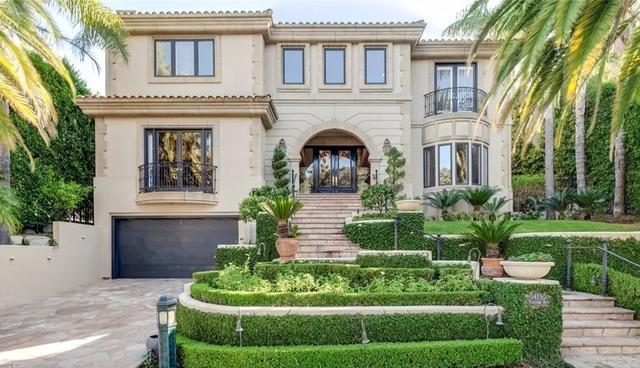 |参观董卿在美国的豪宅,全屋总共十个卫生间,连院子也有露天厨房