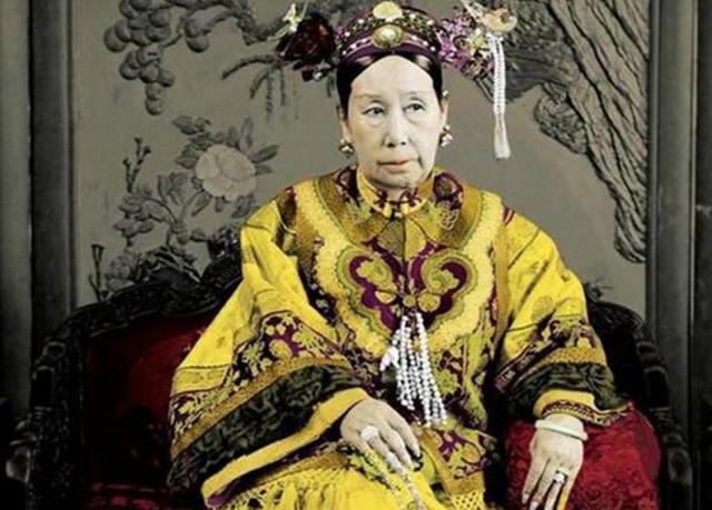 日产奇骏|中国第一个奔驰女买家,奔驰公司花5亿求收回老车,她拒绝了