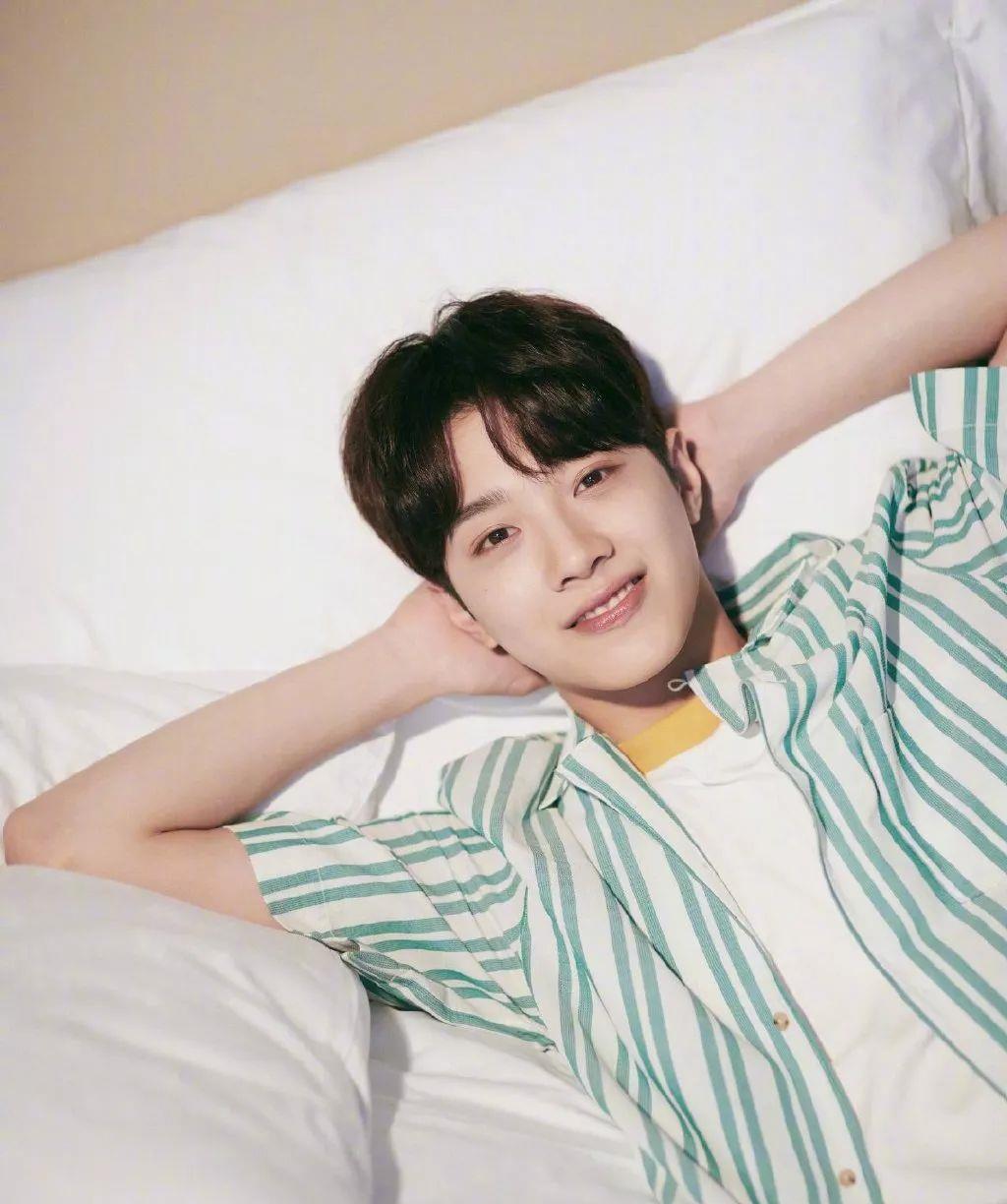 金智妮|BLACKPINK新专辑？赖冠霖被韩国人骂？黄旭熙抽烟？朴宰范隐退？