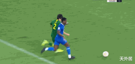 国安|巨大争议!国安最后1秒推人+手球逃点球,裁判拒看VAR遭质问