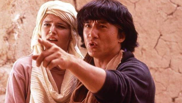 [电影]她在电影中被扯掉浴巾，还打了成龙，拍了一部戏就退出娱乐圈