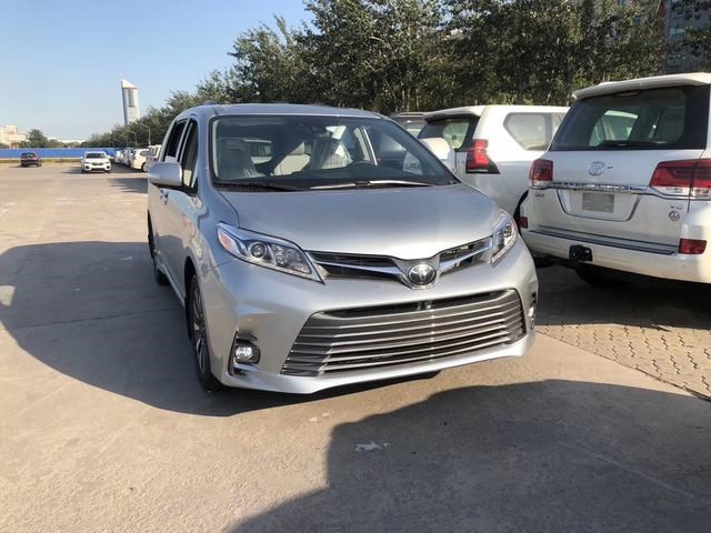 丰田|又一丰田MPV发飙！猛降5万，6缸动力+四驱，后排放倒能当床，霸气