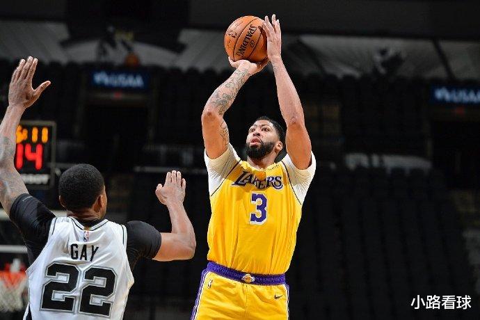 湖人队|67+17+15！湖人最希望的事情发生了，2大惊喜让詹皇浓眉很舒服