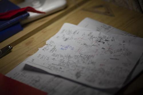 学霸|“学霸草稿纸”走红朋友圈,孩子自不自律,看草稿纸就知道了