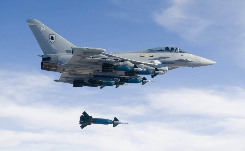 『苏-57战斗机』全球仅剩四架的绝版战机,美国开价3000万求购,中国一口回绝