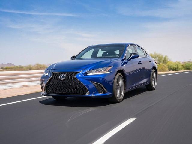 SUV|开SUV舒服还是轿车舒服？老司机：别想当然，跑趟高速你就知道