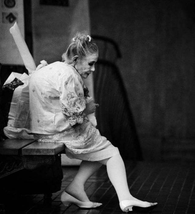 日本|日本一女子站街60年,74岁仍盛装打扮在拉客,却备受人们尊重