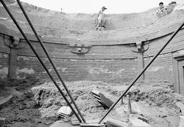 古墓■湖北发现2000年古墓，爬出的“千年乌龟”，考古队都懵了