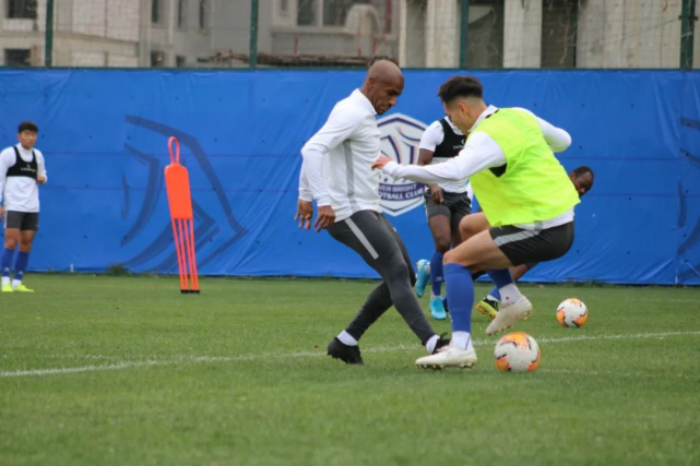 中超:中超恐再闹笑话,1胜19负或2平18负能保级,19连胜却可能丢冠