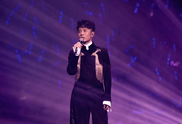 四大天王|他才应该是四大天王之一，却被郭富城“挤”下台，50岁却成了“至尊”