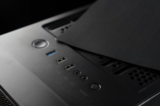 『机箱』「硬核图赏」入门级最强散热机箱 主机安稳避暑全靠他