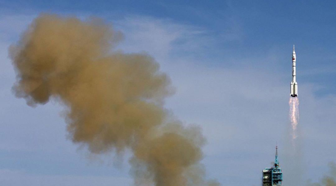 航天器|中国可重复使用的实验航天器在返回地球前释放物体