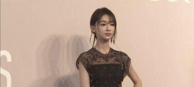 赵丽颖|?赵丽颖被名牌坑惨？迪奥临时修改文案，从“顶级”变“高级”