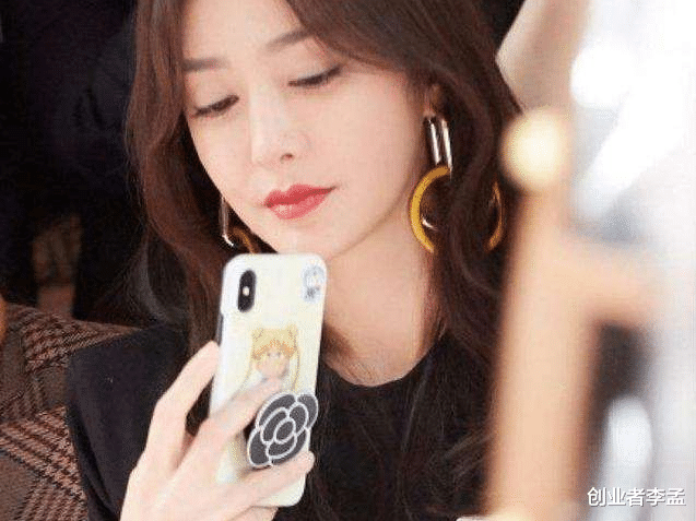 iphone12|?给女朋友买苹果手机,是等iPhone12还是直接买iPhone11?