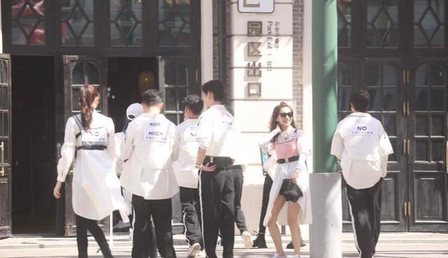 #奔跑吧兄弟#杨颖穿高级定制仙女裙录《奔跑吧》,与宋妍菲跟程潇显得格格不入