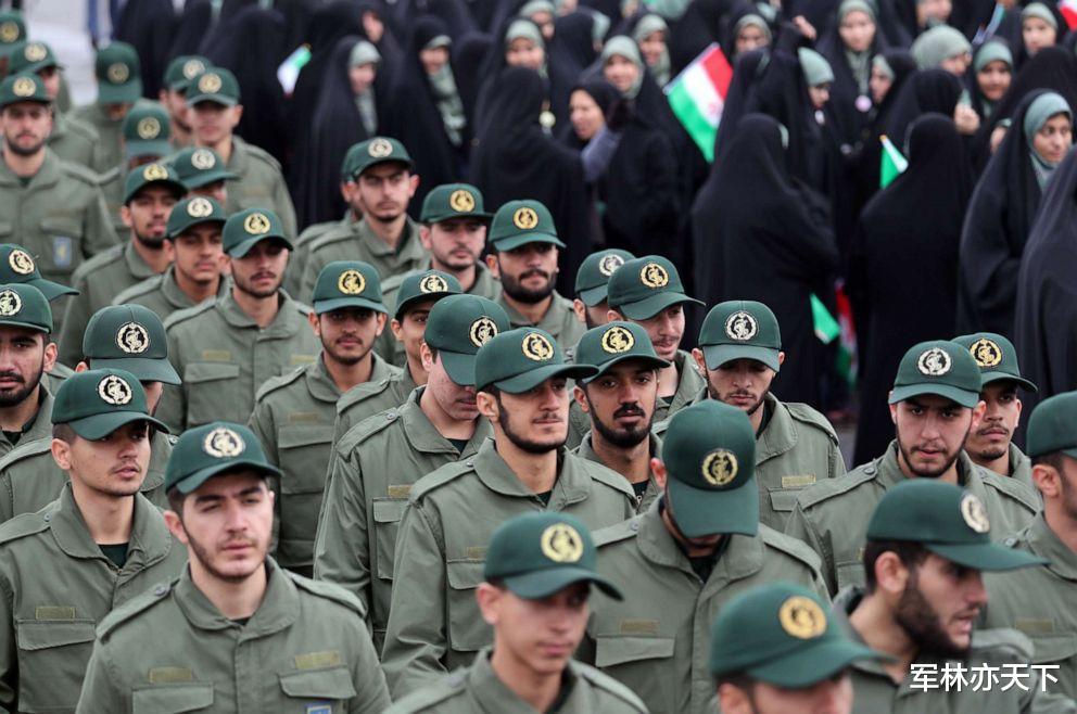 伊朗革命衛隊的綠色制服，簡約明快，配飾極少但絕對威嚴-圖6