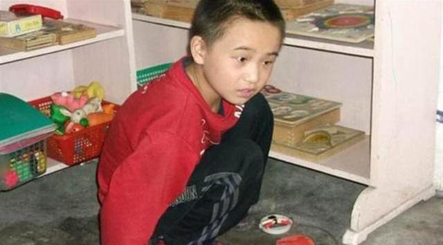 「浙江大学」患自闭症的职高学生,写的字让老师钦佩,网友:第一眼以为打印的