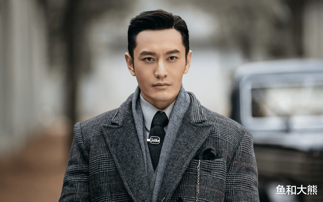 「乘风破浪的姐姐」《乘风破浪的姐姐》首波物料,杜华谈加盟感受,最担心嘉宾不听话