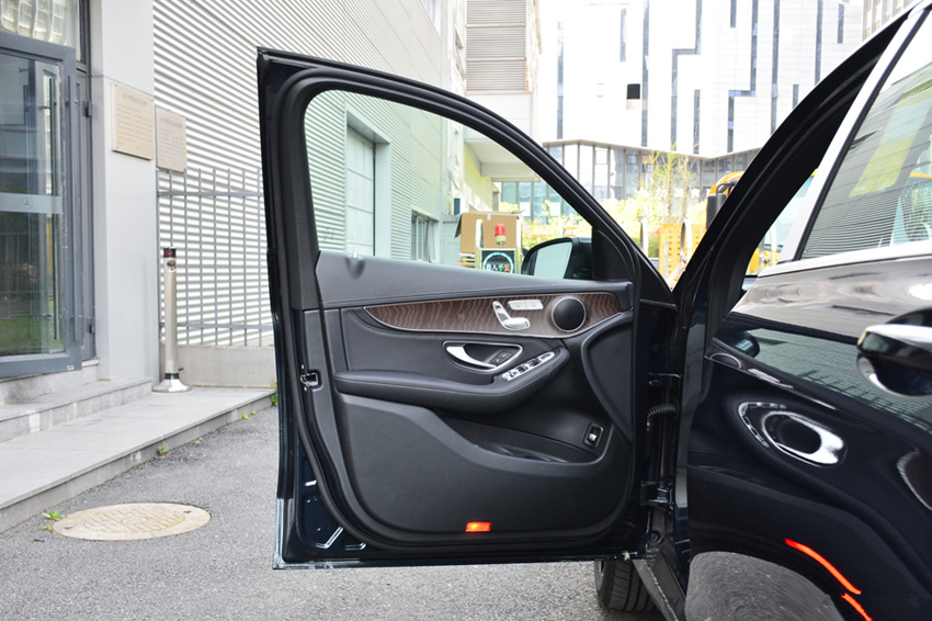 「领克03」一年卖142857辆！起步2.0T+柏林之声，狂跌5万，要啥奥迪Q5