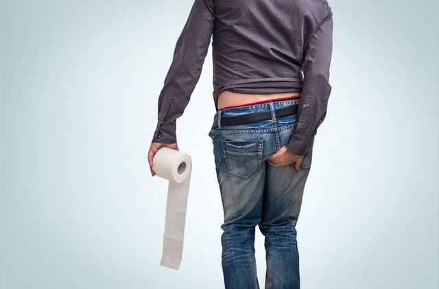 肝脏|总是放屁，暗示肝脏发生病变？出现“2黄2臭”，暗示肝已受损了