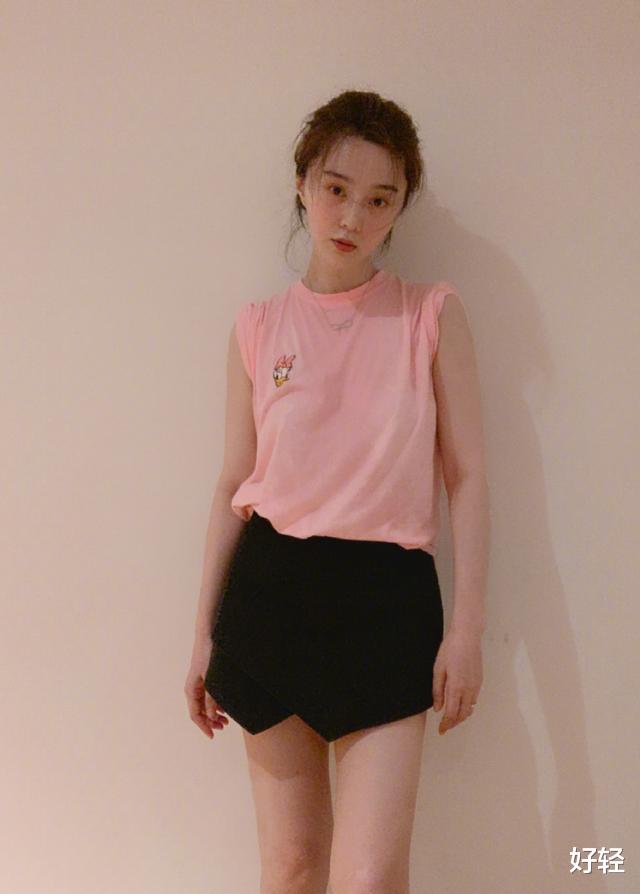 范冰冰|范冰冰，从120斤瘦到90斤，素颜美成小女生，怪不得被人当街求婚