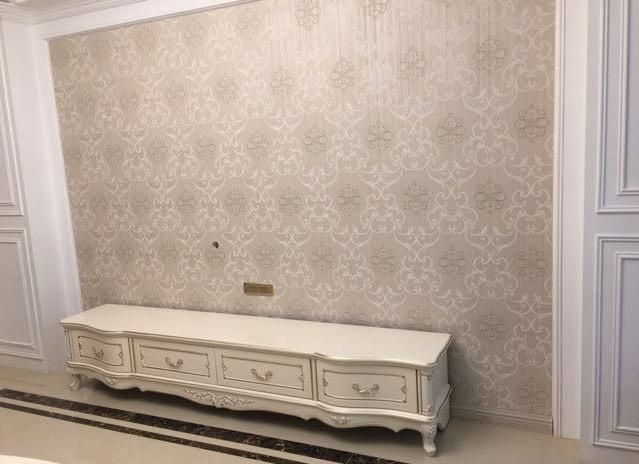 []135㎡新房交给爸妈装修，硬装挺大气的，尽管沙发搭配不太入眼