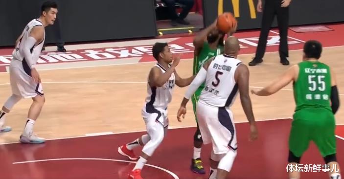 辽宁男篮|耻辱惨败后，郭士强送了辽篮13个字，听听赵继伟 郭艾伦 杨鸣怎么说