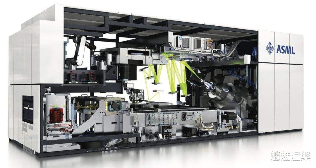 光刻机：造原子弹和光刻机哪个更难？