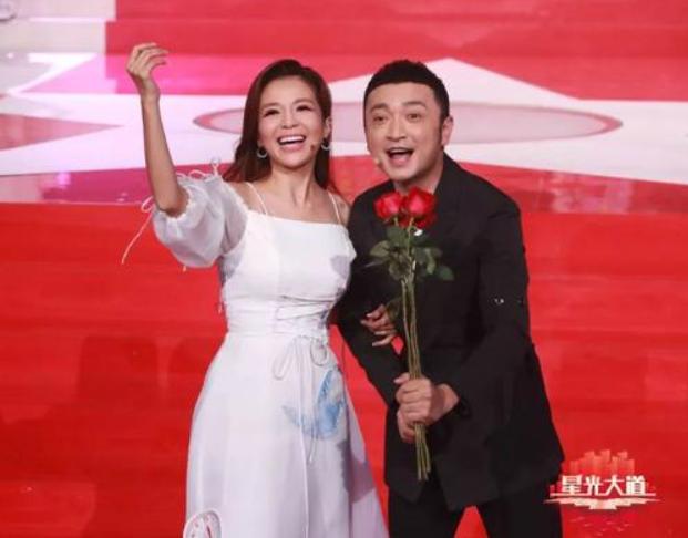 朱迅■抗癌13年, 父亲缺席10年, 母亲绝情不管, 3度鬼门关后朱迅如今怎样了？