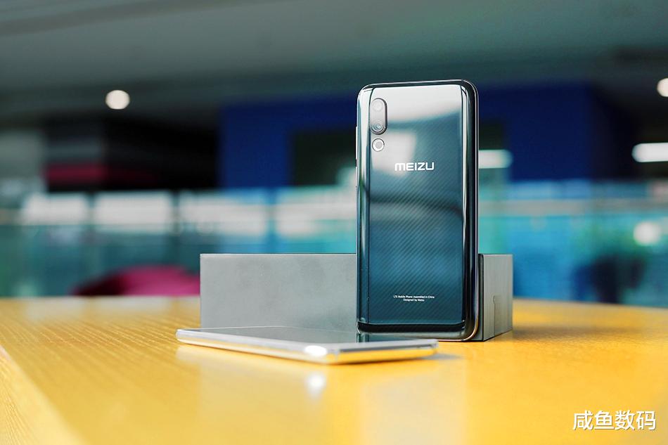 红米手机■降价500,网友齐声要补偿,魅族哭了,降价700,无声无响,小米笑了