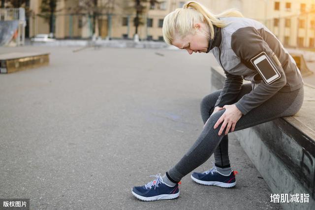 【深蹲】深蹲你做对了吗？在深蹲过程中，几个常见错误纠正