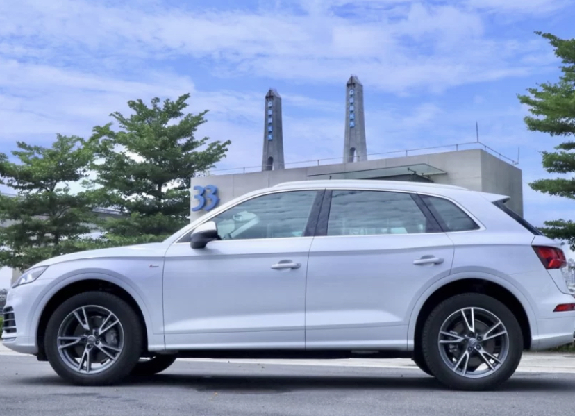 奥迪Q5|优惠8.2万喜提奥迪Q5L，虽然简配了，到现在价格没得说，这价如何