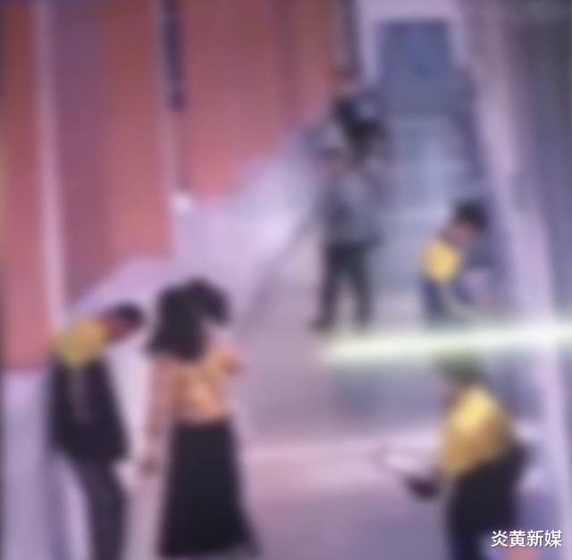 炎黄新媒|武汉14岁初中生因打牌被家长扇耳光后，转身就从五楼跳下，经抢救无效身亡