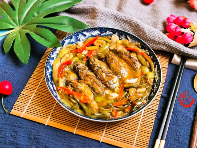 炸鱼▲夏天炸鱼煮鱼都吃腻了咋办?教你新做法,鱼肉软嫩多汁、香浓下饭