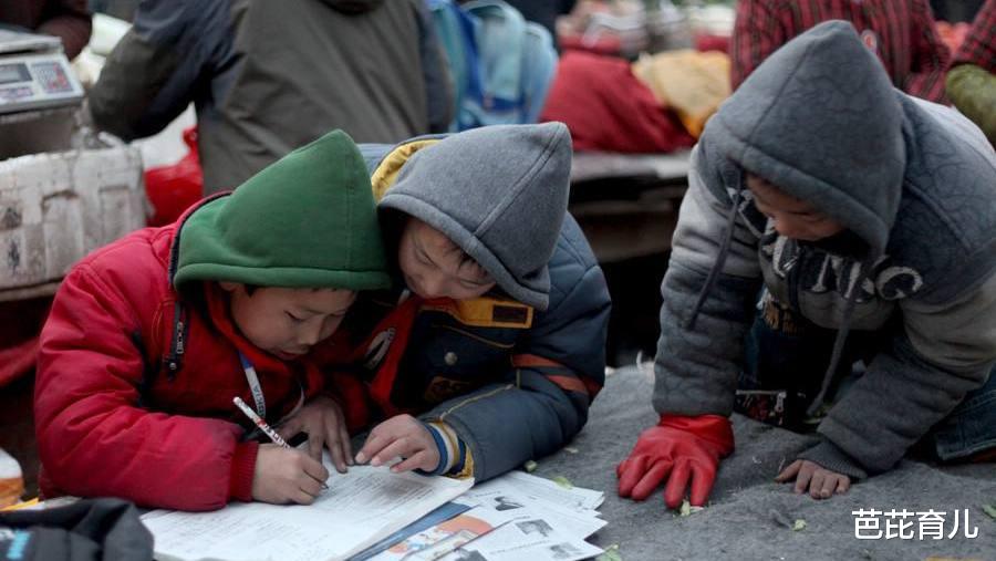 「中小学」小学生“鬼才造句”太精辟!语文老师被绕晕,网友:汉字的魅力
