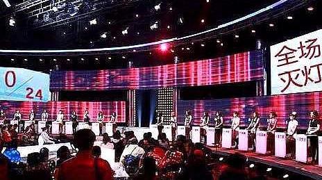 孟非|非诚勿扰：“外卖”小哥刚上台，24位女嘉宾集体灭灯说：你走吧