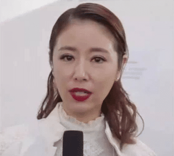 「林心如」有种“整容”叫林心如老了,离开滤镜变这样子,网友:像没洗头