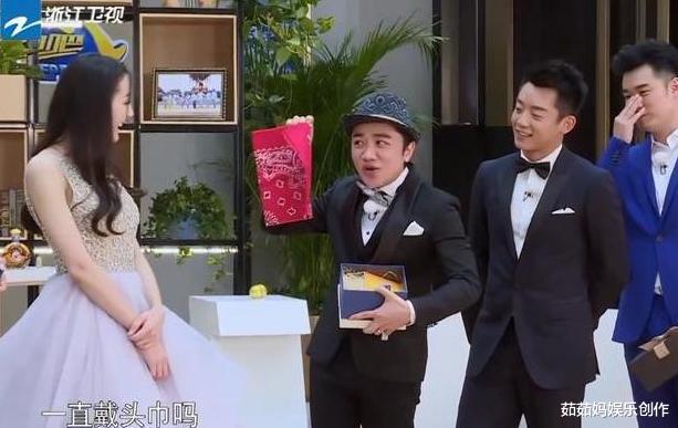 王祖蓝|王祖蓝在《跑男》戴头巾，在别的节目却不戴，这是为什么？