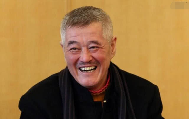 赵本山|赵本山警告儿子“啥也不是”,作为95后,严重发福体重超260斤