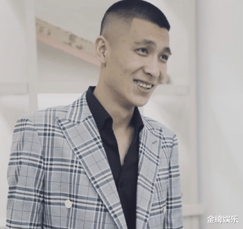 |知名网红宏楠钓鱼触电离世之后，女友发布男方最后一段自拍视频