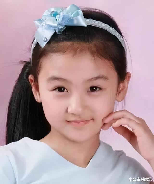 春晚|4岁出道6岁上春晚，曾被吐槽长残，如今19岁美得认不出