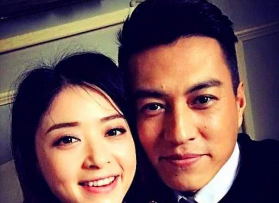 蒋欣▲靳东问蒋欣: 要不要介绍胡歌你认识认识? 蒋欣的反应我能笑三天