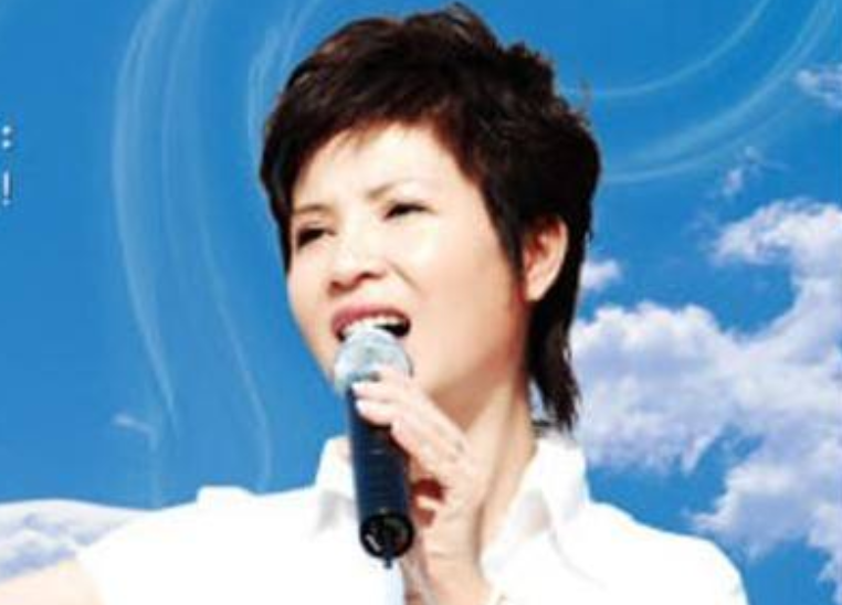 【杭天琪】9次登上春晚,被洋男友骗走3000万,二婚嫁小13岁丑男老公很幸福