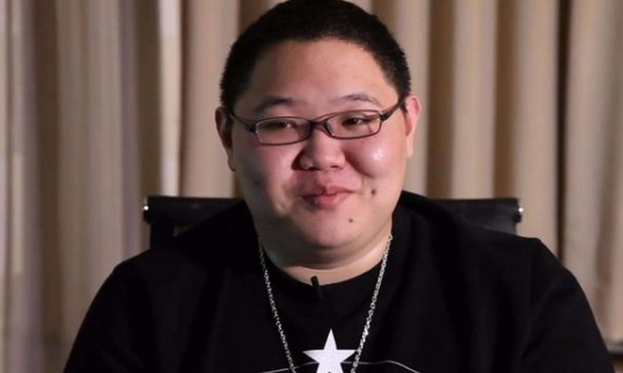 [pdd]坏起来了！斗鱼TV幻神主播PDD直播时呕吐不止，下播时脸色泛白