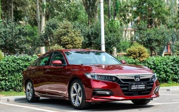 本田雅阁|本田又火了！新车比起亚K5漂亮，综合油耗4L，蒙迪欧后悔了